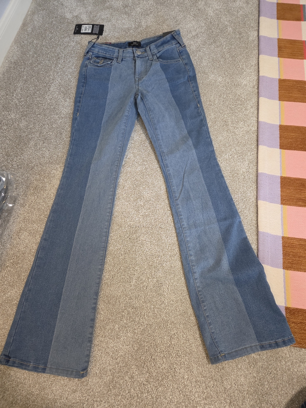 True Religion Becca Mid Rise Bootcut SIZE W25